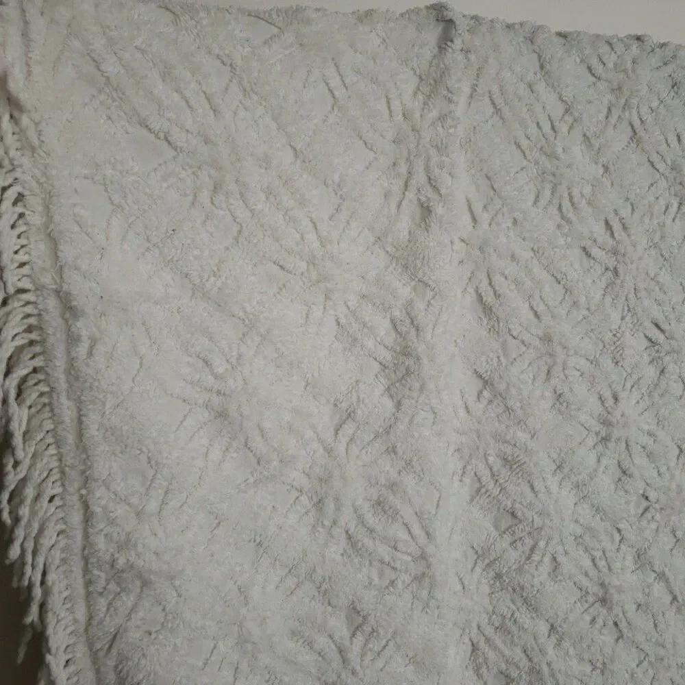 VTG Chenille Queen Size Bedspread White 100x88